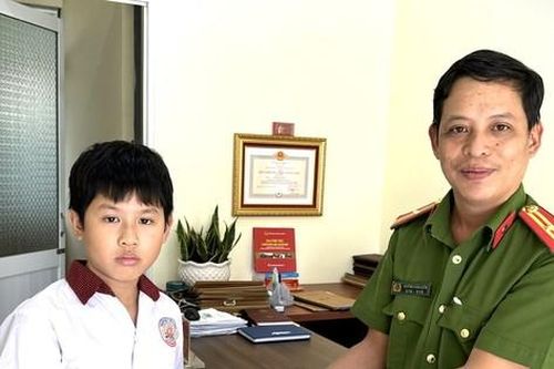 Nam sinh trả lại 20 triệu đồng nhặt được, hơn 1 tháng chưa ai đến nhận