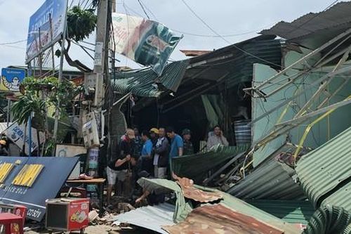 Tạm giam tài xế container tông sập nhà dân khiến 3 người tử vong