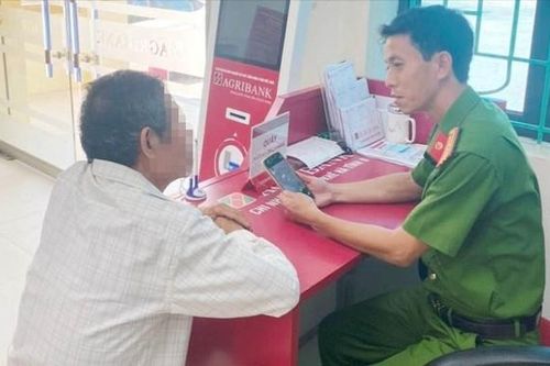 Người đàn ông suýt chuyển 110 triệu đồng cho kẻ lừa đảo