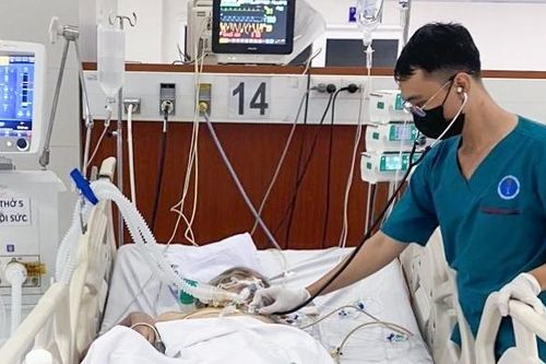 5 người tại TPHCM hôn mê, co giật nghi ngộ độc hóa chất