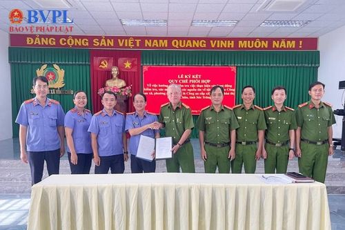 VKSND thị xã Vĩnh Châu ký quy chế phối hợp về giải quyết tin báo tội phạm