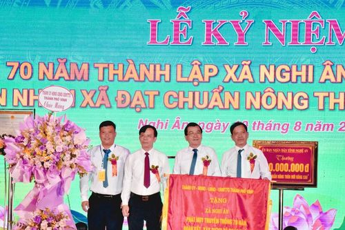 Nghi Ân kỷ niệm 70 năm thành lập, đón nhận xã đạt chuẩn nông thôn mới nâng cao