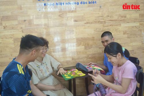 Người 'nặng lòng' với trẻ tự kỷ