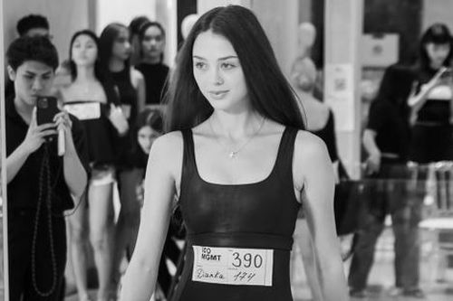 Vợ Bùi Tiến Dũng để mặt mộc, chật vật đi casting