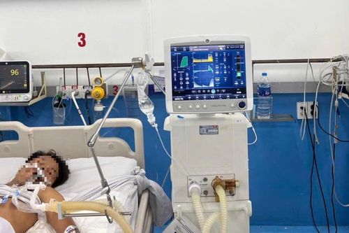 5 người nhập viện nghi ngộ độc hóa chất xử lý nước