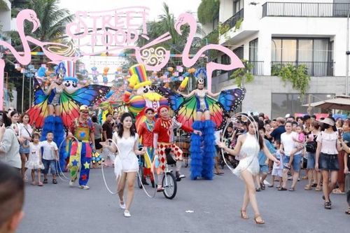 Vĩnh Phúc: 'Bùng nổ' Lễ hội đường phố LaLa Town giữa miền xanh Đại Lải