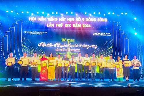 An Giang đạt 2 Huy chương vàng và 2 Huy chương bạc toàn đoàn 'Tiếng hát hẹn hò 9 dòng sông' năm 2024