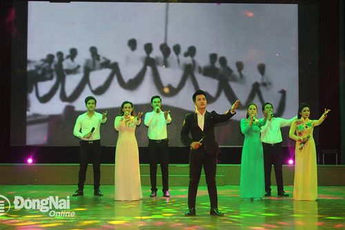 Văn nghệ sĩ Đồng Nai học và làm theo Bác