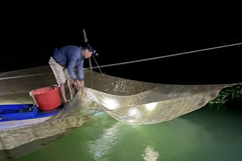 Báo động tình trạng đánh bắt thủy sản tận diệt tại hồ thủy lợi Ia Mơr