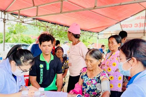 Phú Thiện: 130 người dân thôn Plei Hek được khám chữa bệnh, cấp thuốc miễn phí