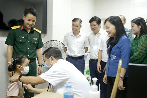 Khám sàng lọc bệnh tim miễn phí cho trẻ em