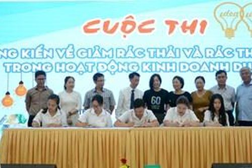 Sinh viên, học sinh thi sáng kiến để giảm rác thải trong kinh doanh du lịch
