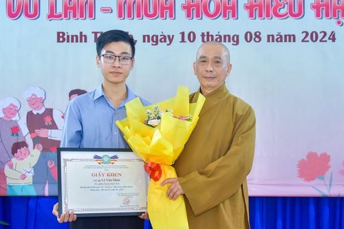 Trao giải cuộc thi 'Vu lan - Mùa hoa hiếu hạnh' do Ban Trị sự GHPGVN Q.Bình Thạnh tổ chức