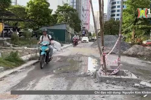 Đường ngõ xuống cấp 'bẫy' người đi đường