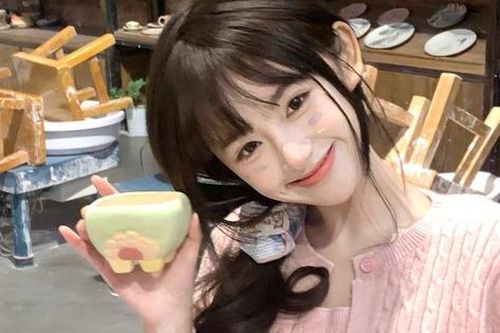 Hot girl gây sốt MXH vì khoảnh khắc giống Trịnh Sảng, có người lại nhìn ra Kim Ji Won