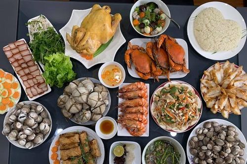 Sắp rằm tháng 7, tổng hợp những mâm cơm cúng hiện đại của các chị em ai cũng phải thốt lên khen ngợi!