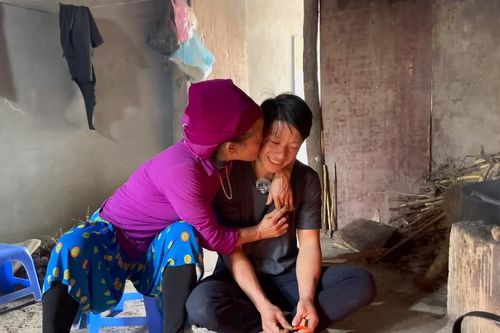 Chàng trai 25 lấy vợ 52 tuổi ở Hà Giang: Chồng từng bỏ đi khiến vợ buồn bã, hé lộ tình hình hiện tại
