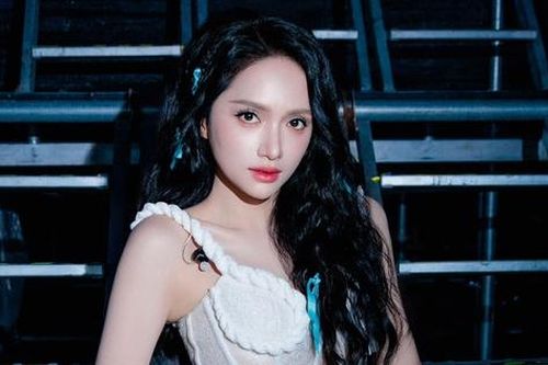 Hương Giang nói về việc 'ngang hàng' với Hà Hồ, phản ứng khi được gọi bằng danh xưng của 'bà trùm Hoa hậu'