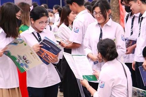Học sinh đầu cấp tăng mạnh, Hà Nội dự kiến xây thêm 35 trường THPT công lập