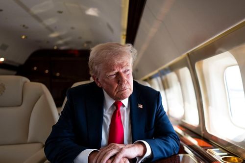 Ai thực sự là người suýt chết trên trực thăng với ông Trump?