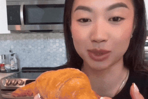 Rộ trào lưu croissant làm từ bánh tráng Việt Nam