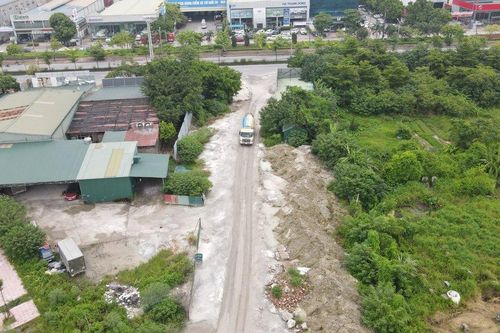 Khẩn trương làm rõ nguyên nhân gây bụi mù mịt quốc lộ 32