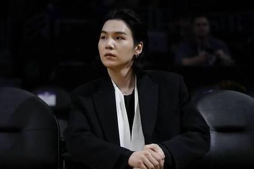 Suga (BTS) bị đào lại clip uống bia trên sân khấu, nguy cơ bị triệu tập