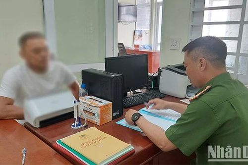 Đồng Tháp: Chống người thi hành công vụ khi va chạm giao thông