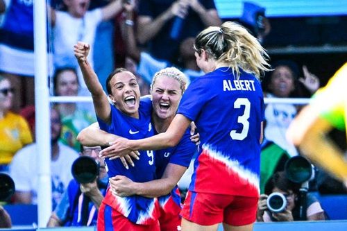 Huyền thoại bóng đá nữ Marta lần thứ 3 nhìn Mỹ đoạt HCV Olympic