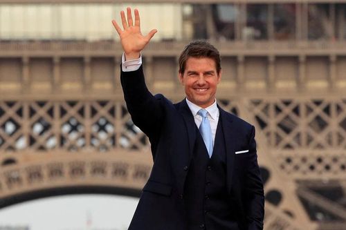 Thời trang Paris 2024 qua ảnh (Phần 2): Muôn kiểu xem Olympic của sao Hollywood. Chờ xem Tom Cruise có màn gây sốc tại lễ bế mạc