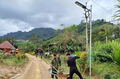 Thanh niên vùng biên phát huy sức trẻ xây dựng quê hương