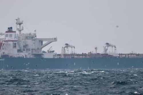 Iran đang bán dầu cho Oman, Bangladesh?