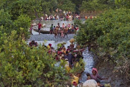 Người Rohingya bị UAV truy sát khi đang chạy trốn khỏi Myanmar