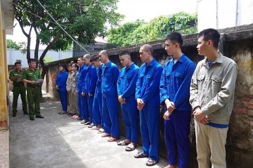 Phát hiện đường dây liên tỉnh sản xuất, mua bán chất ma túy 'đội lốt' tinh dầu thuốc lá