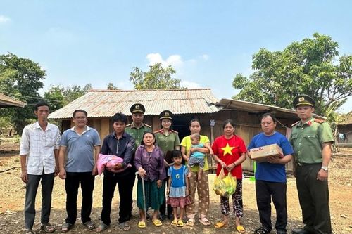 Vỡ mộng vì việc nhẹ lương cao nơi xứ người