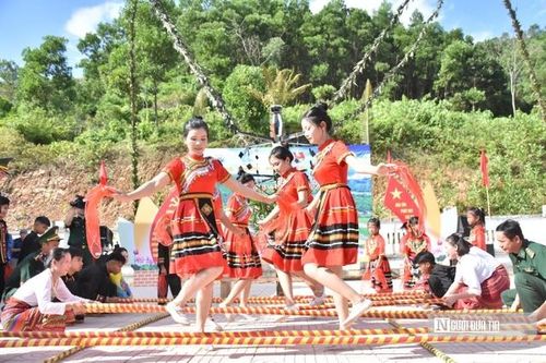 Ngày Tết Lấp Lỗ ở bản Rào Tre