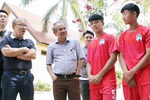 Thay đổi không tưởng từ HAGL của bầu Đức