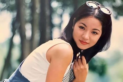 Nữ diễn viên Việt bị hải quan nước ngoài giữ lại, liên quan việc ngủ trên máy bay