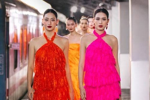 Đỗ Thị Hà - Lương Thùy Linh hóa song sinh trong show diễn NTK Vũ Ngọc và Son