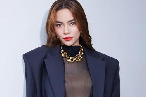 Đẹp khen - Xấu chê: Hồ Ngọc Hà quyền lực với son môi đỏ