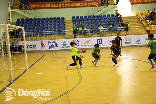 U.11 Định Quán - U.11 Thống Nhất: Định Quán nắm quyền tự quyết