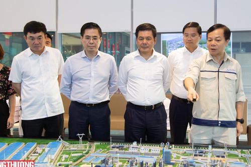 Những hình ảnh Bộ trưởng Nguyễn Hồng Diên trong chuyến công tác tại Quảng Ngãi