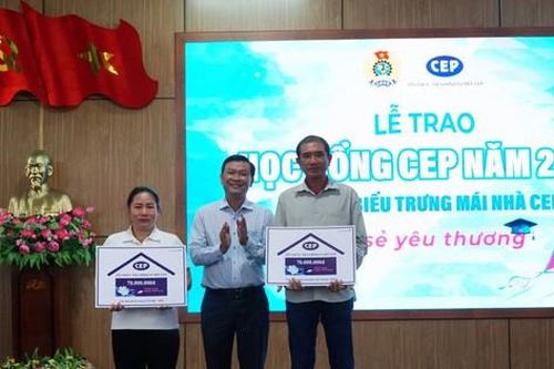 Trao học bổng CEP năm 2024 cho học sinh nghèo hiếu học và vượt khó tại Long An