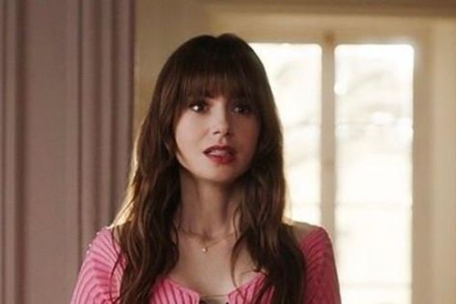 Biết tuốt về Emily in Paris mùa 4: Công việc và tình cảm của Emily hóa cơn lốc