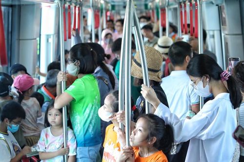 Trong 4 ngày, đường sắt Nhổn - ga Hà Nội vận chuyển hơn 250.000 lượt khách