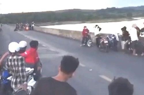 Học sinh Phú Yên đến Đắk Lắk chạy xe tốc độ cao gây tai nạn