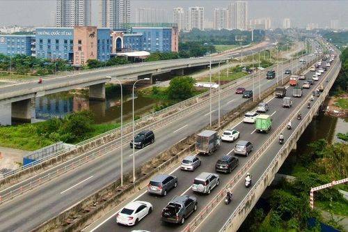 Thu phí đường cao tốc do Nhà nước đầu tư: Tạo nguồn thu để bảo trì và đầu tư mới các tuyến cao tốc