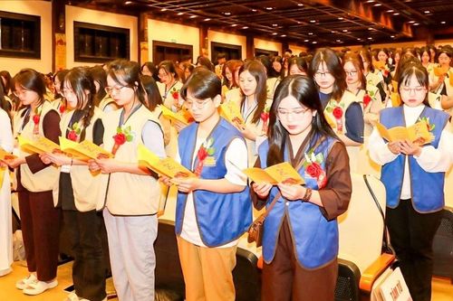 Hàng ngàn tăng ni, phật tử và người dân tham gia Pháp hội Vu lan báo hiếu năm 2024