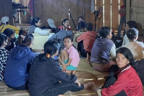 Đá rơi trúng đầu, một học sinh tử vong thương tâm trong lúc lượm củi