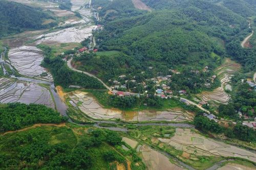 Ruộng bậc thang đẹp lung linh mùa nước đổ